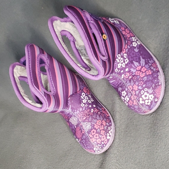 Bogs Shoes Baby Bog Nw Garden Toddle Girls Size 8 Purple Pink And White Boots Poshmark
